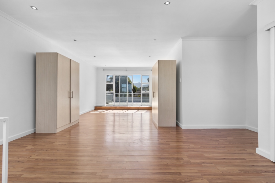 1 Bedroom Property for Sale in Heathfield Western Cape